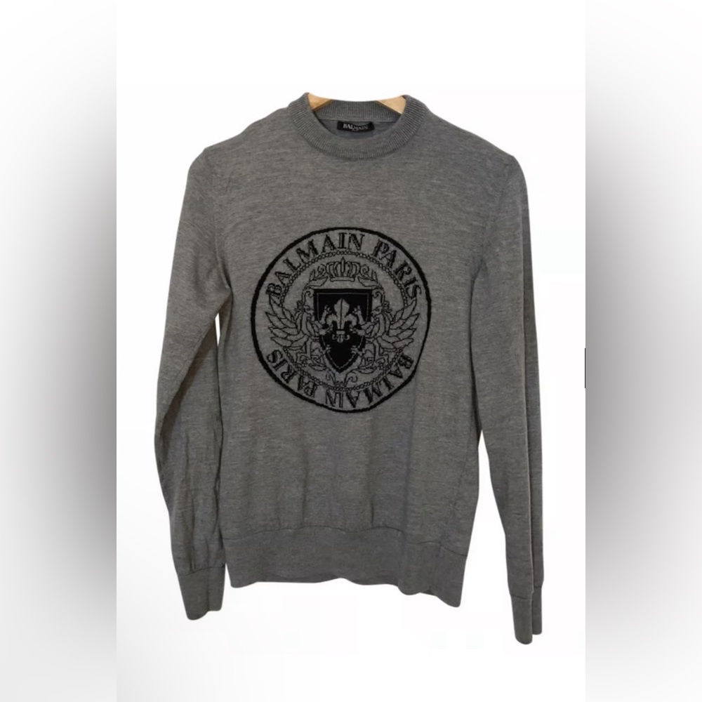 BALMAIN LOGO EMBLEM CREWNECK PULLOVER Sweater in GRAY—LRG SLIM | EUC | MSRP $950